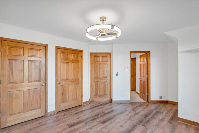 Building Photo - 4N550 School Rd