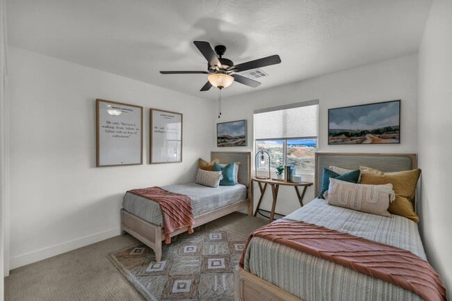 Building Photo - Stunning 6 Bedroom Home in St. George!