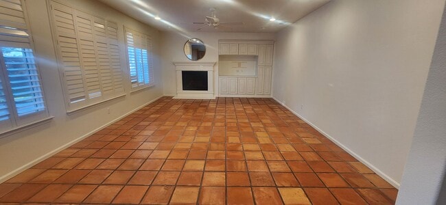 Building Photo - Beautiful 4 Bedroom 2.5 Bathroom Home on Large Lot in Elk Grove