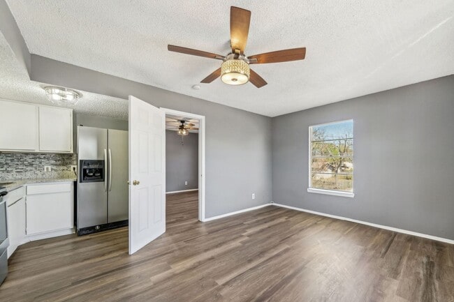 Interior Photo - Hein Orchard Apartments