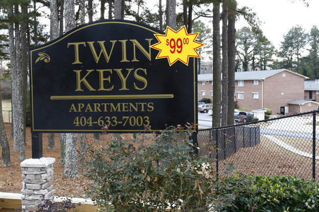 Primary Photo - Twin Keys Apartments