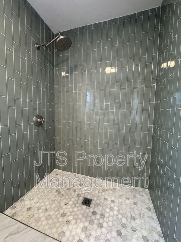 Building Photo - 3107 Del Paso Blvd