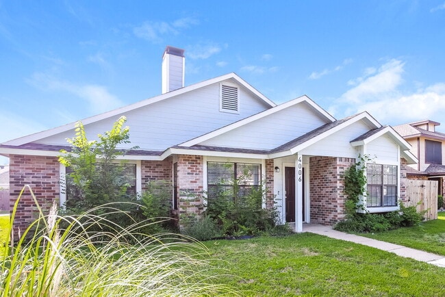 Building Photo - 4006 Bond St