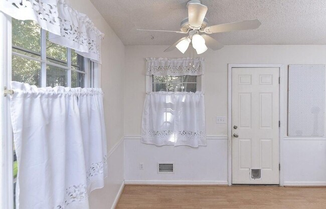 Building Photo - 1961 Haviland Cir