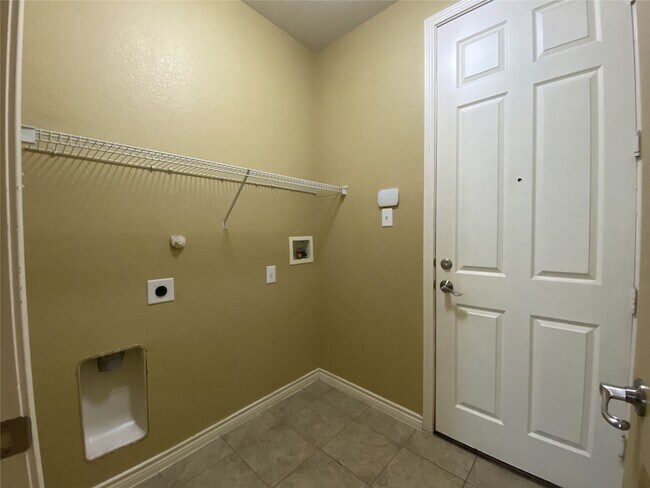 Building Photo - 12273 Angelo Dr
