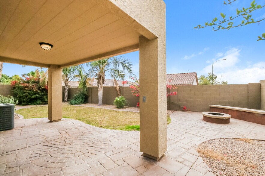 Building Photo - 11213 E Quarry Ave