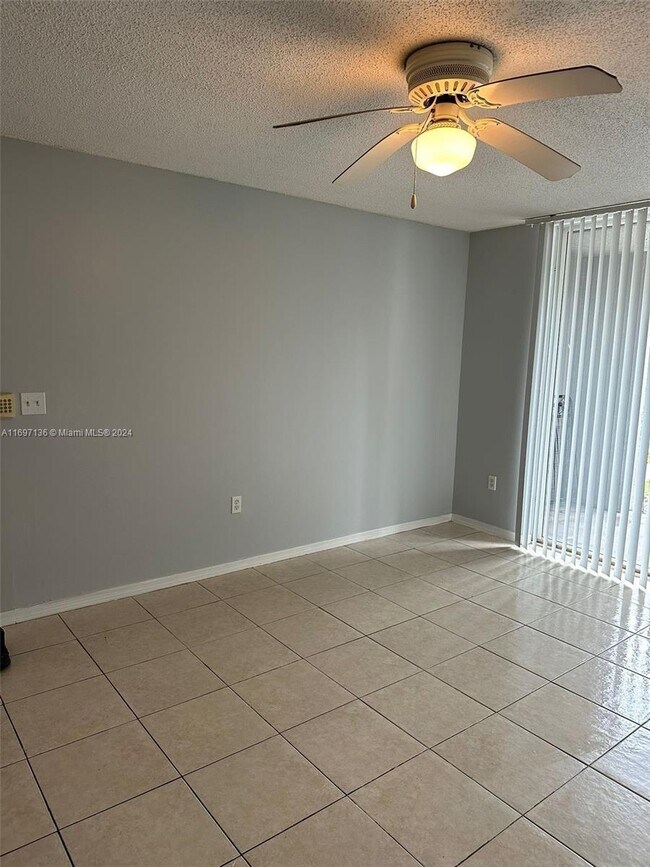 Building Photo - 1 bedroom in Pembroke Pines FL 33025