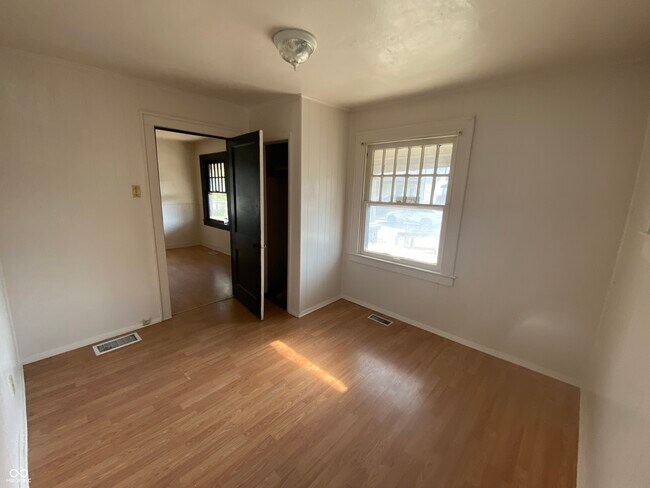 Building Photo - 1351 S Belmont Ave