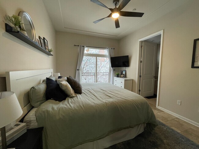 Master bedroom (king bed) - 2100 N Humboldt St