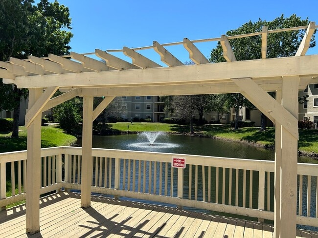Building Photo - Fully upgraded 2/2 condo in the heart of K...