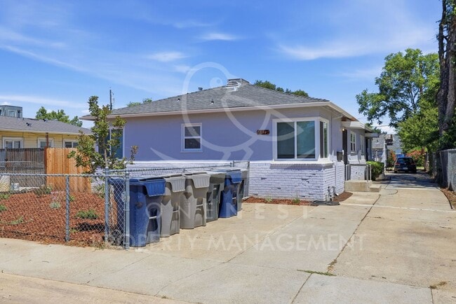 Building Photo - 4617 13th Ave