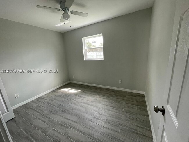Building Photo - 3921 SW 31st Dr