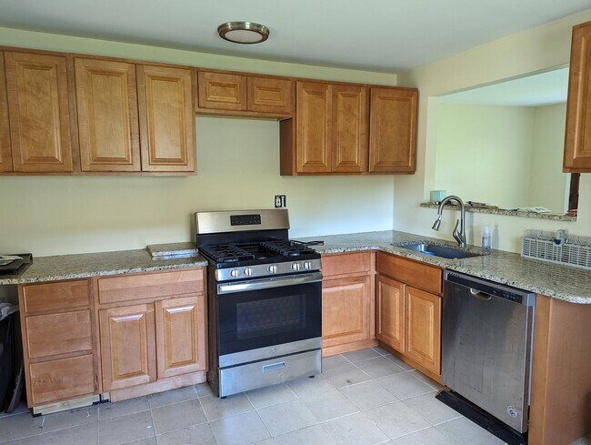 Primary Photo - 2006 Telegraph Rd