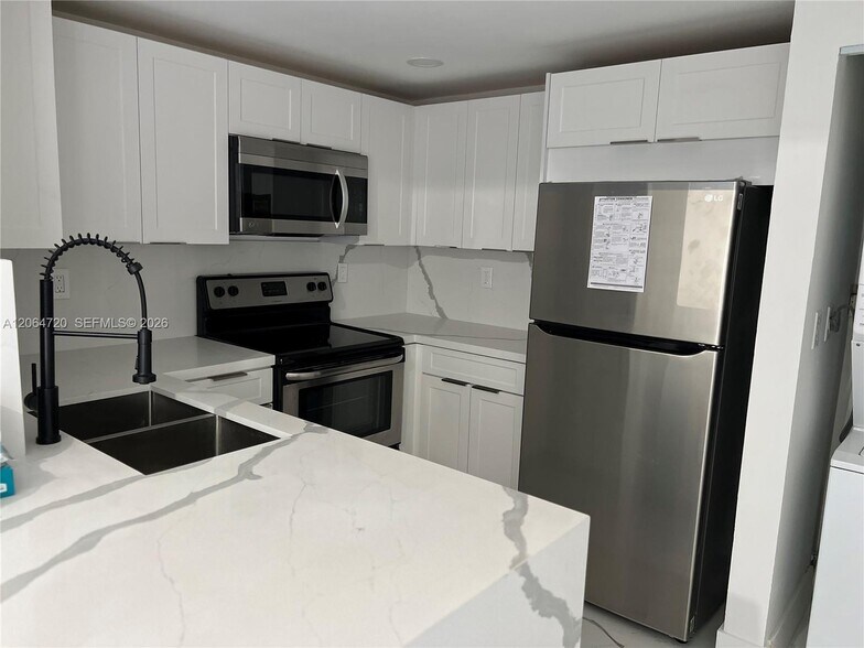 Building Photo - 9990 NW 9th Street Cir