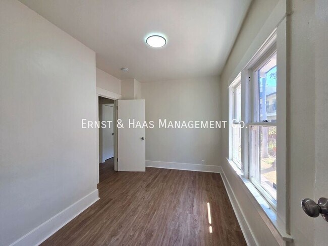 Building Photo - 1027 1/2 E. Ocean Blvd.-