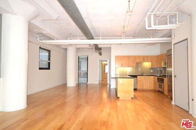Building Photo - 1100 S Grand Ave