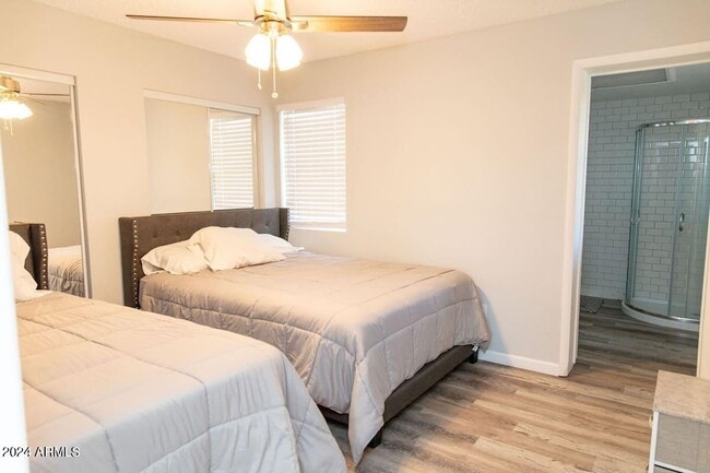 Building Photo - 1025 N Menze St