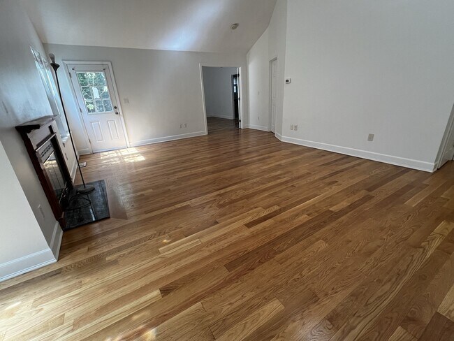 Building Photo - 226 Dicenzo Blvd