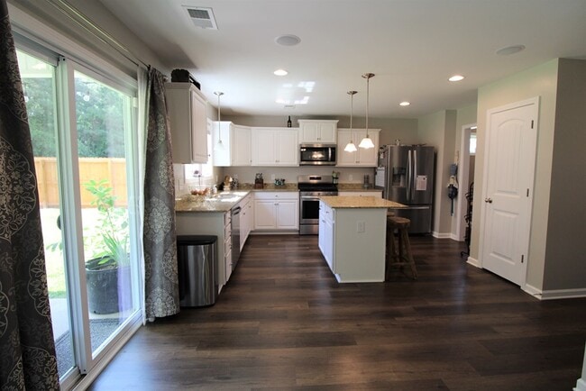Building Photo - 175 Whitetail Cir