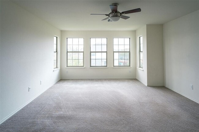 Building Photo - 612 Dark Tree Ln