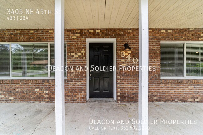 Building Photo - 3405 NE 45th St