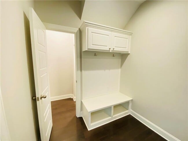 Building Photo - 1815 Hislop Ln