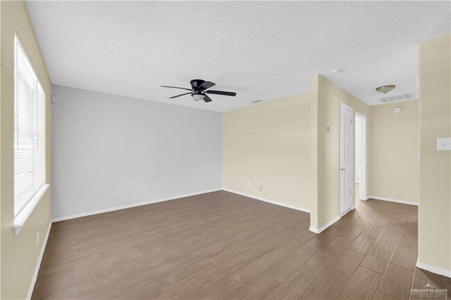 Building Photo - 19 Elisa Ln