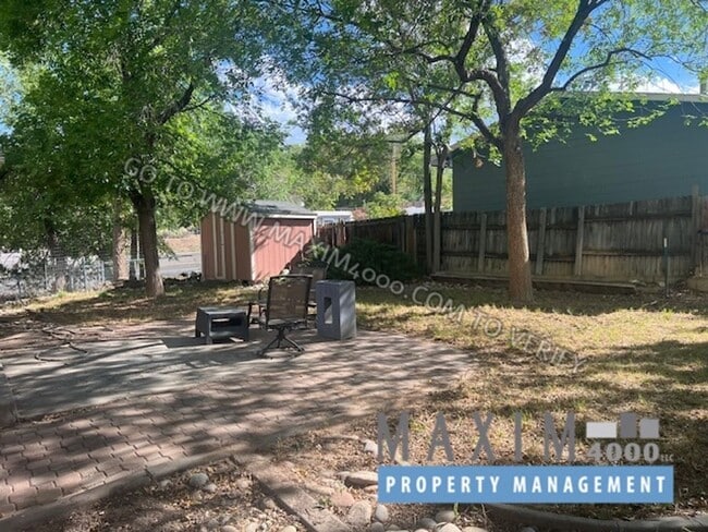 Building Photo - 401 E Mayfield Dr