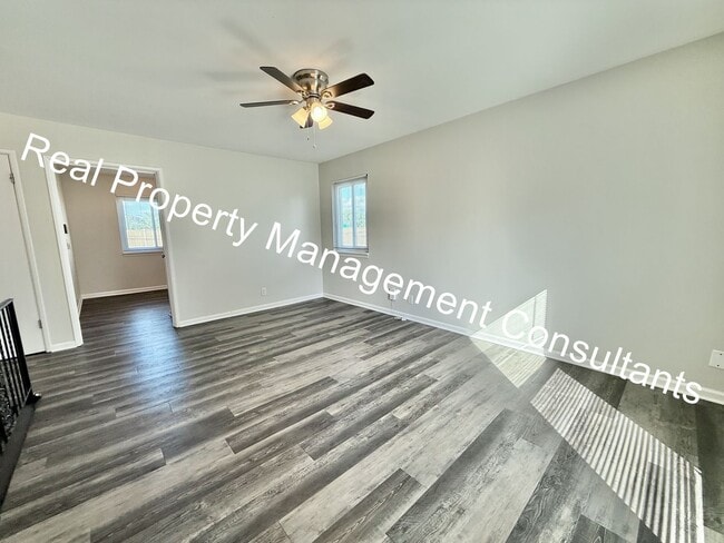 Building Photo - 3 Bedroom 2 Bath Overland Park Duplex Now Available!