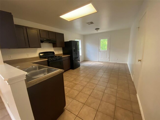 Building Photo - 9001 Kimono Ridge Dr