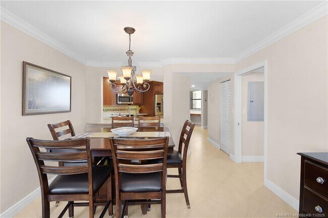 Building Photo - 9550 S Ocean Dr