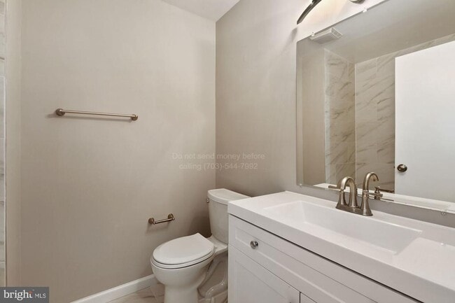 Building Photo - 90 Ridgelawn Rd