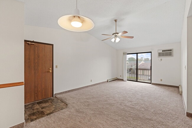 Cascade - 2 Bed / 1 Bath - 900 Sq.Ft. - Jordan Creek and Mills