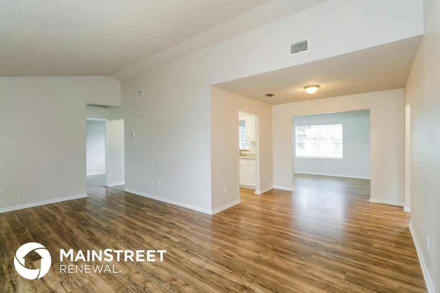 Building Photo - 822 7 Gables Cir SE