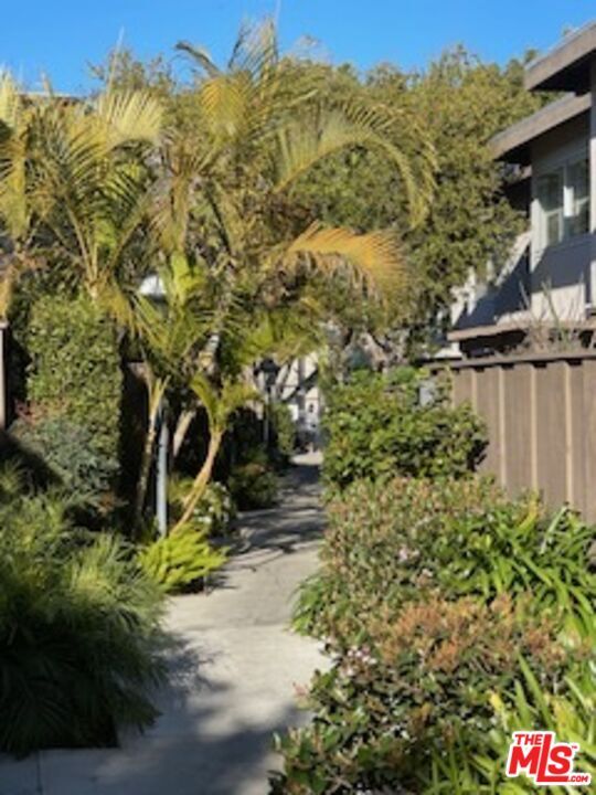 Building Photo - 4591 Inglewood Blvd
