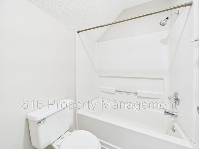 Building Photo - 7939 NW 79th Pl