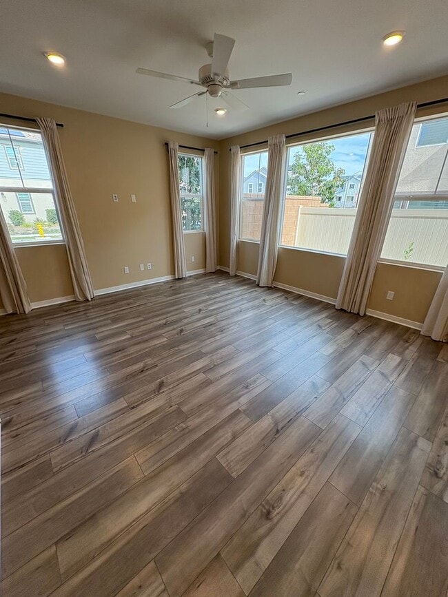 Building Photo - Beautiful Home Bedford Community!