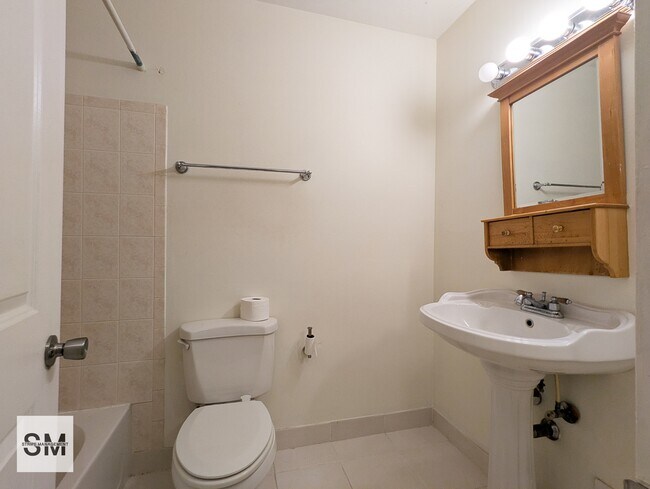 Building Photo - 8675 Seasons Way