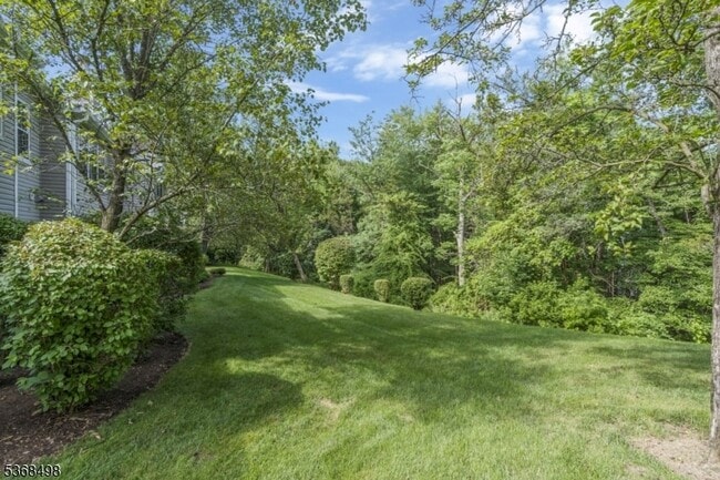 Building Photo - 11 Oak Knoll Ln
