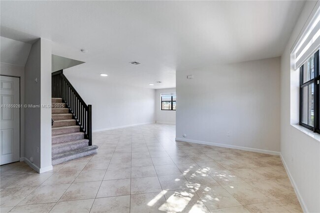 Building Photo - 16620 SW 42nd Terrace