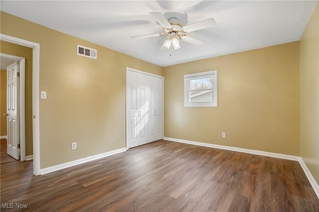 Building Photo - 7429 Sylvan Dr