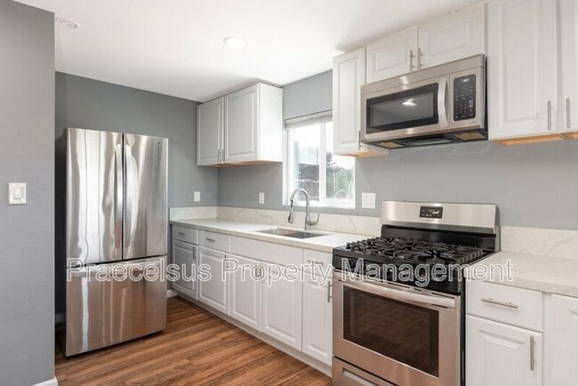 Building Photo - 311 Date St