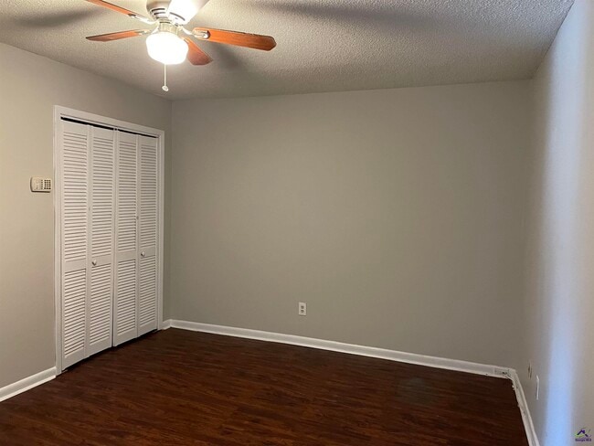 Building Photo - 110 Lockwood Dr