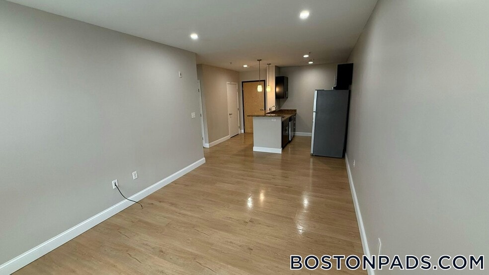 Building Photo - 75 S Main St