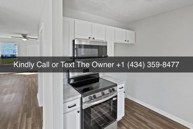 Building Photo - Single Family Townhouse