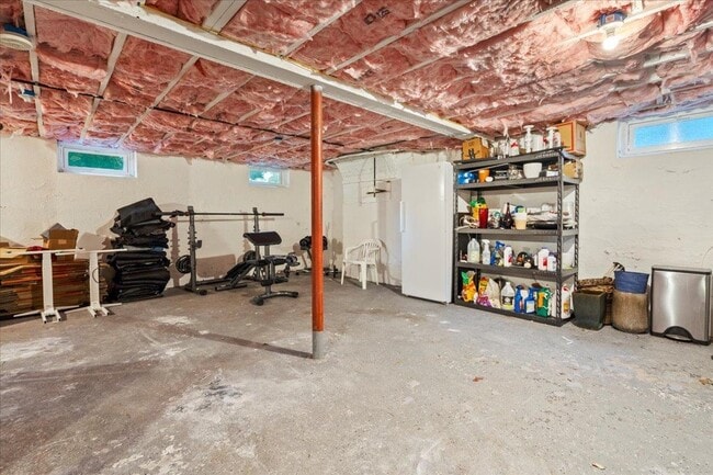 Building Photo - 165 Taylor St