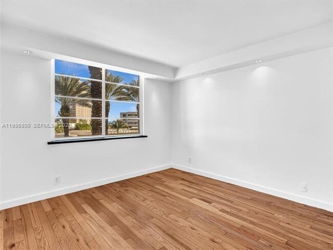 Building Photo - 6770 Indian Creek Dr