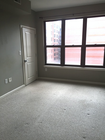 Building Photo - 1001 L St NW