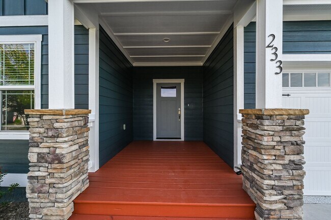 Building Photo - Beautifully Updated 3 Bedroom Home with Sunroom, Two-Car Garage, and Upscale Finishes