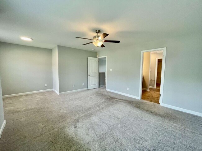 Building Photo - Spacious 4 Bedroom, 2 And A Half Bath Nest In Anderson Creek Crossing!
